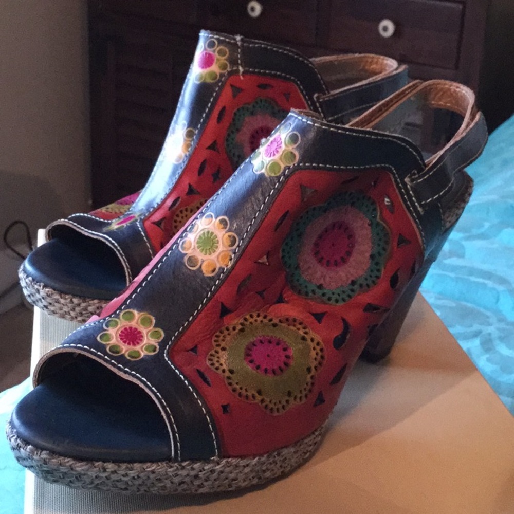 L'Artiste Sandals